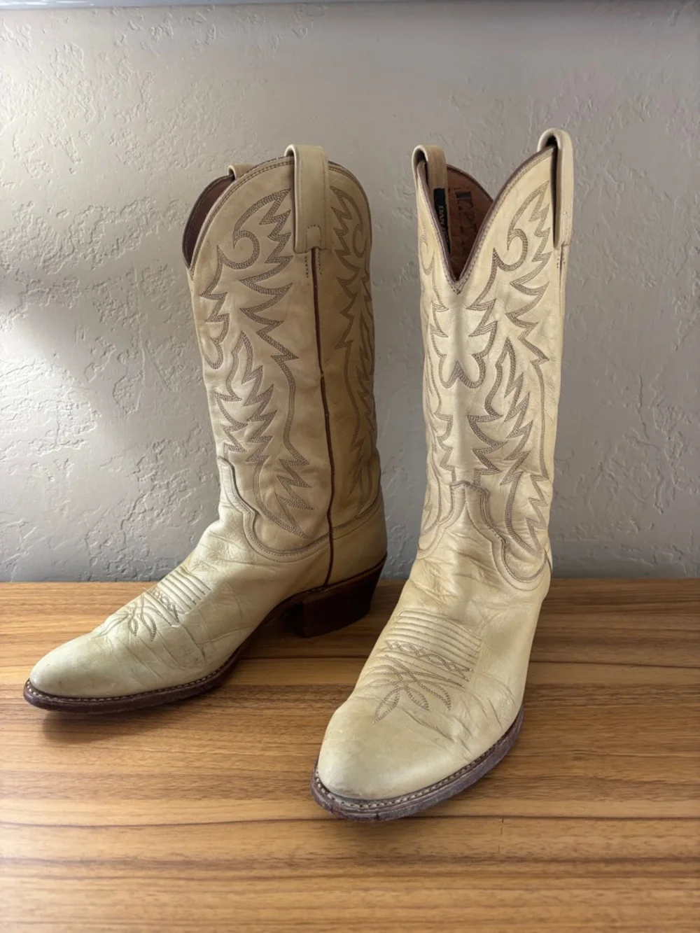 Mens  9.5 Vintage Dan Post Light Tan Leather western  Cowboy Boots Made In USA